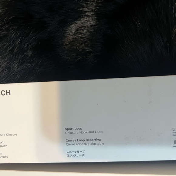 Apple Watch Series 8 41mm Starlight Aluminum Case/Extra Apple Sport Loop Band - Picture 5 of 6